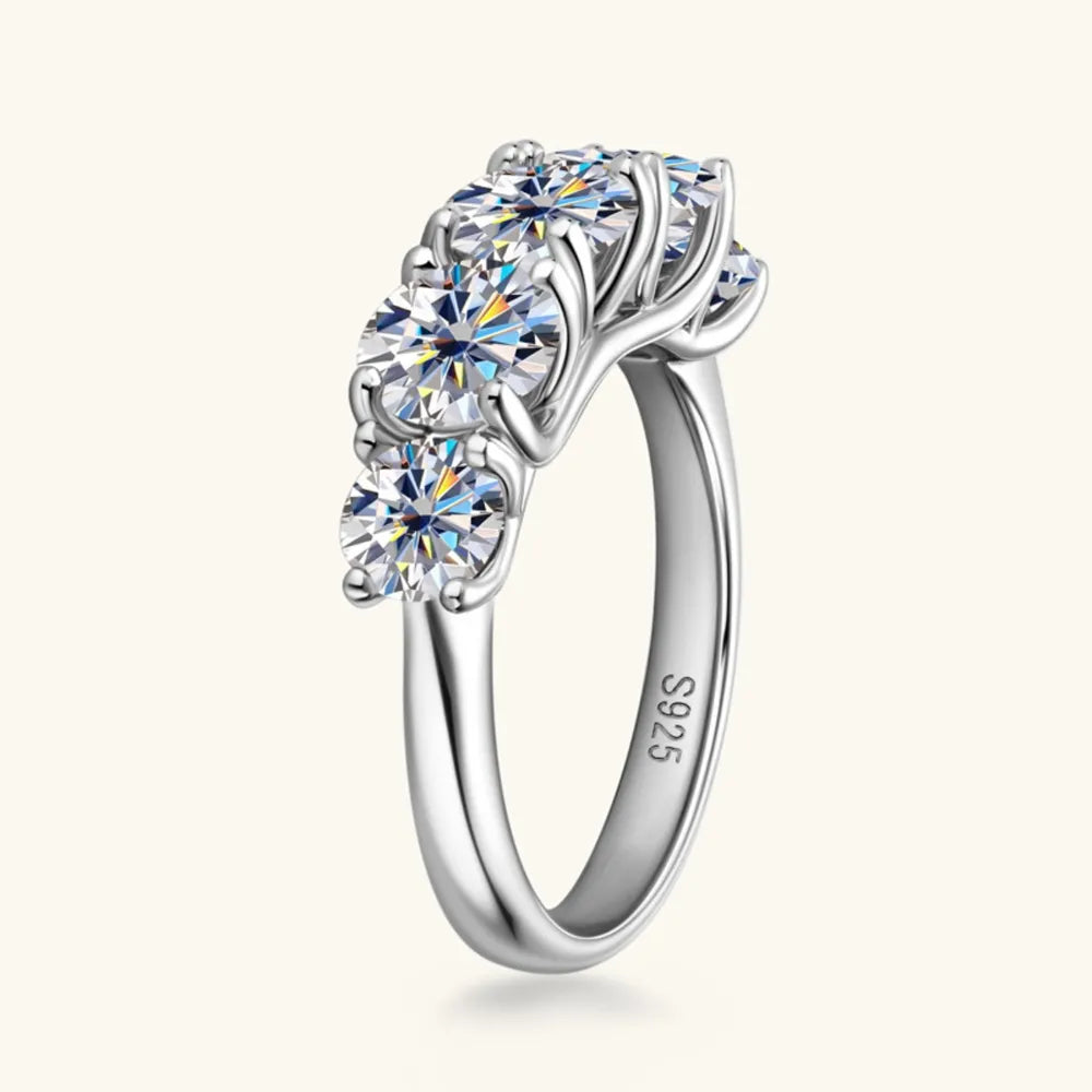 Sterling Silber Moissanite Ring von oben mit funkelndem Mittelstein