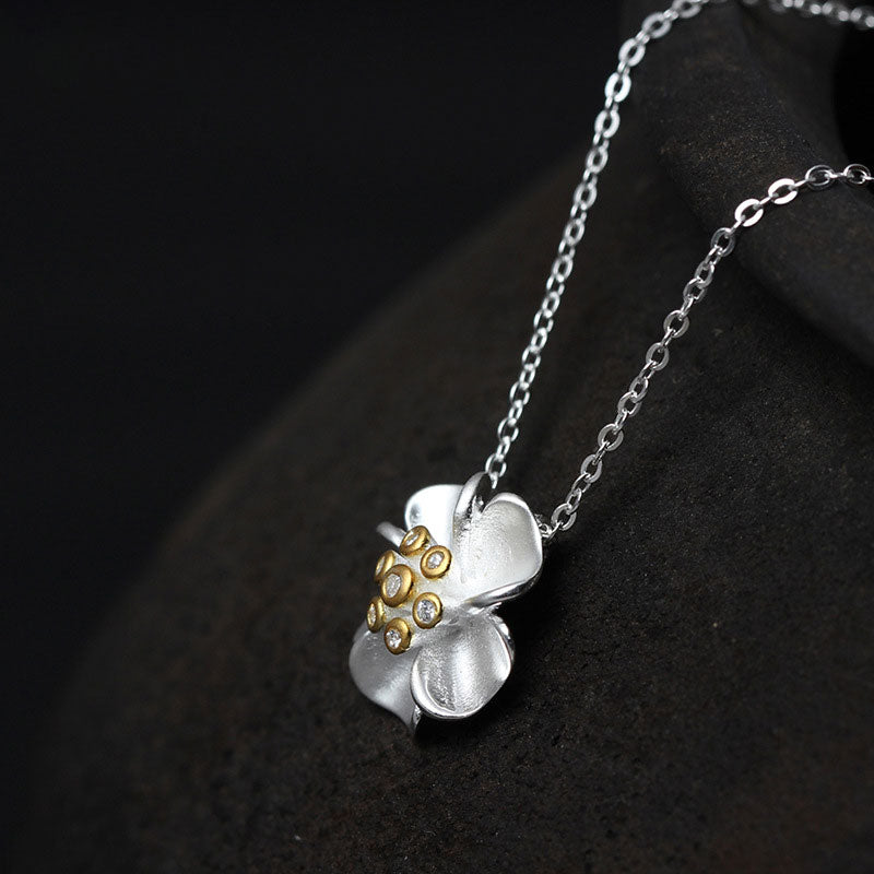 925 Silber Blumenanhänger Zirkon – Detailansicht