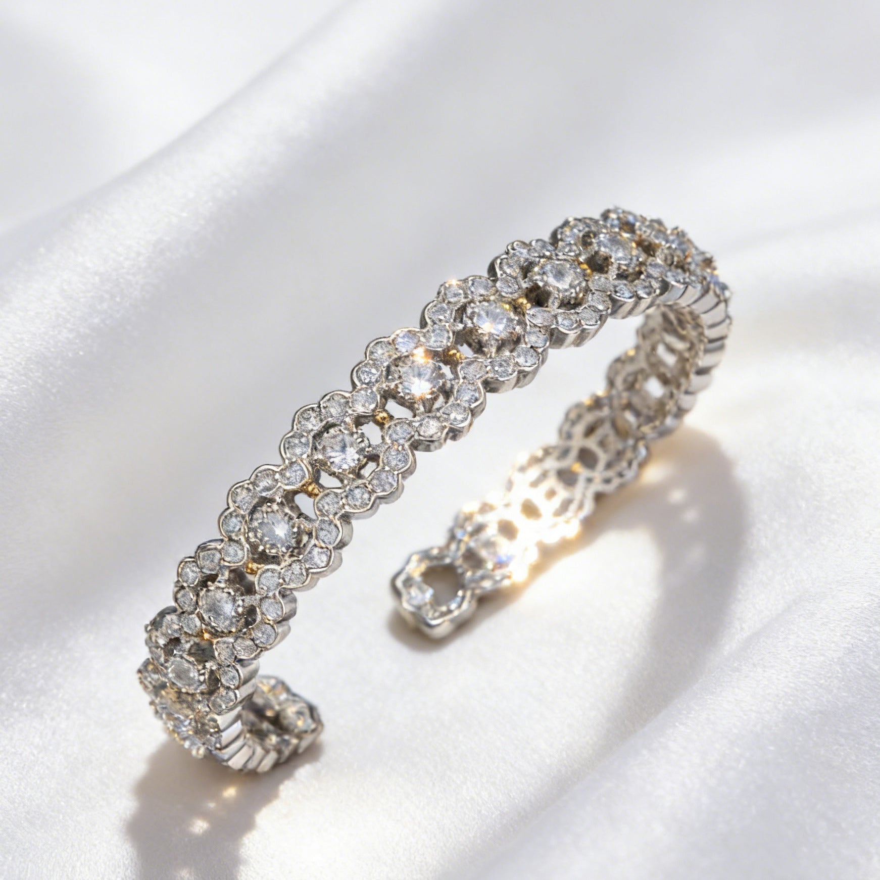Luxus Armreif Damen Strass Manschettenarmreif Vorderseite