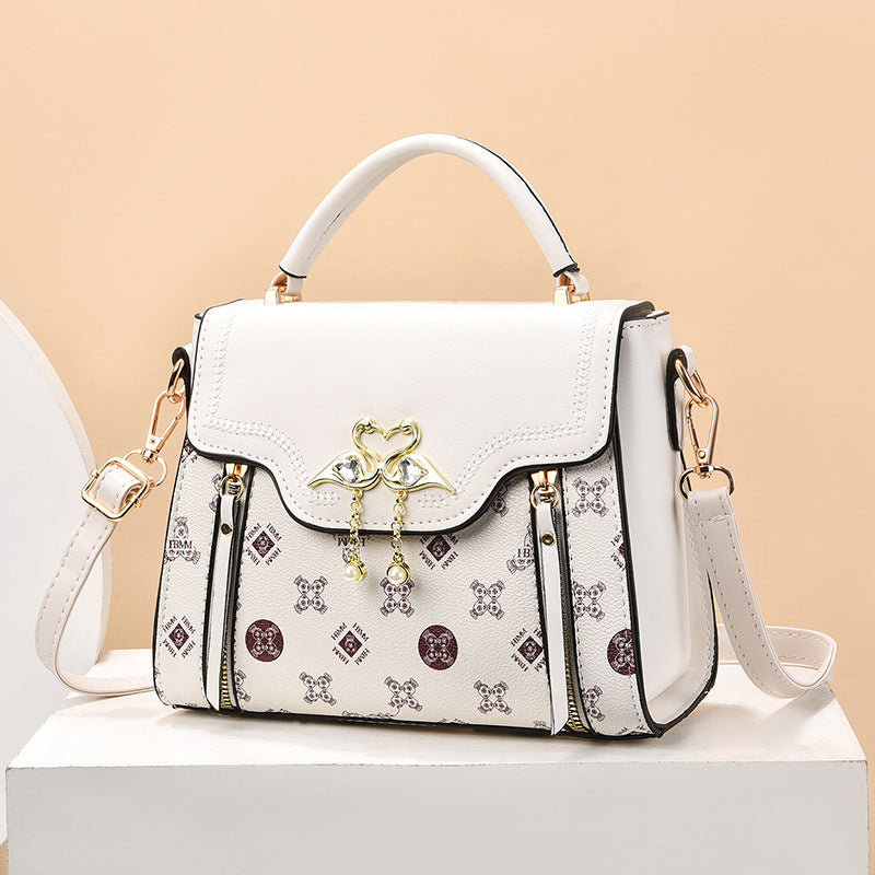 Umhängetasche Farbvariante Beige – Frontansicht