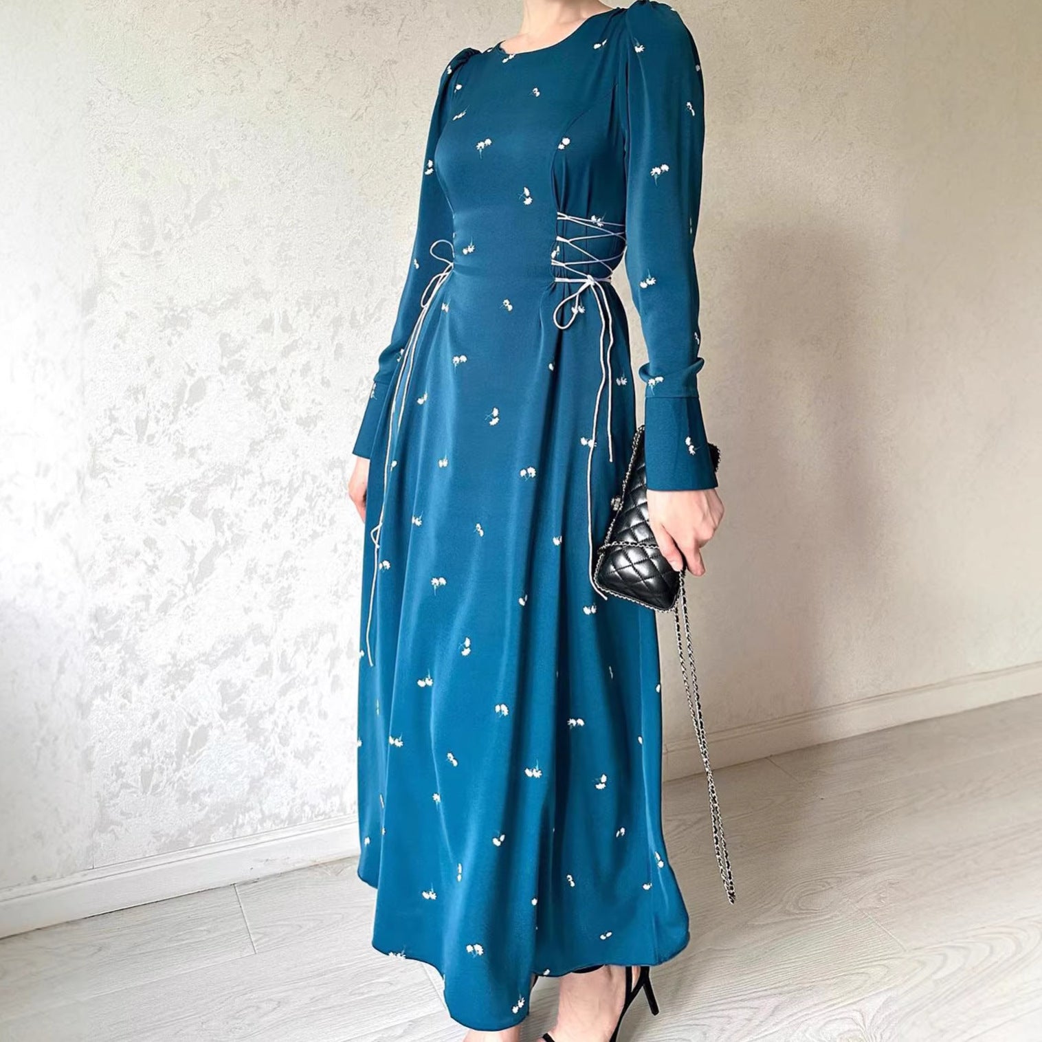 Maxikleid Damen himmelblau Seitenansicht – langer Saum Kapuze Polyester