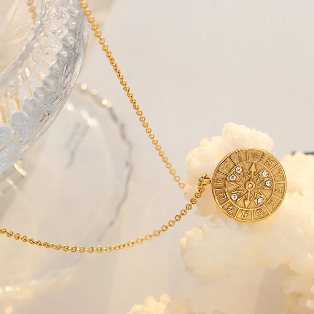 Uhr-Design Halskette Titan Zirkon Gold – Frontansicht