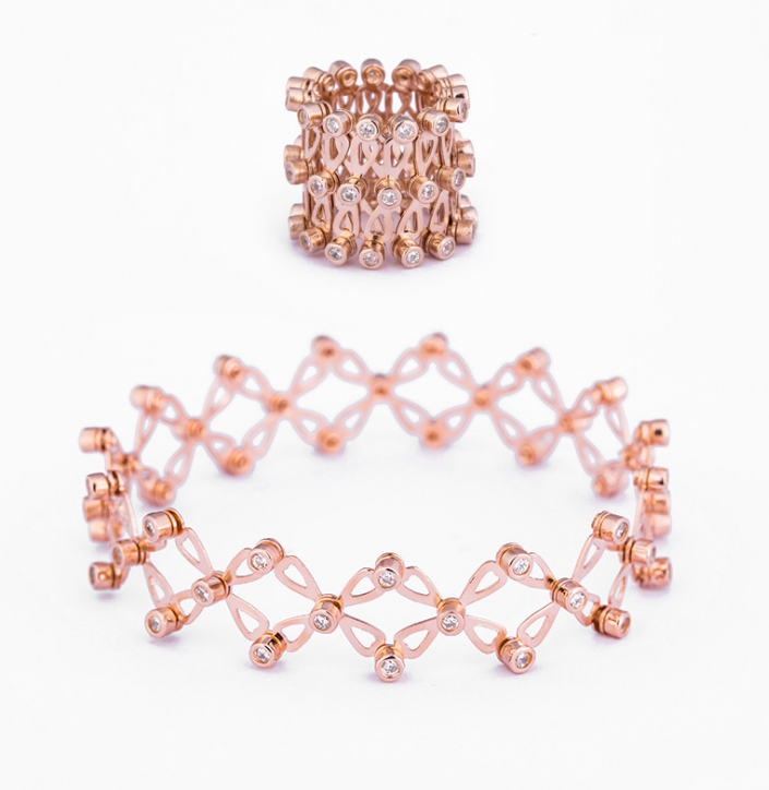 Flexibler Ring Silber Variante Zirkon – Nahaufnahme