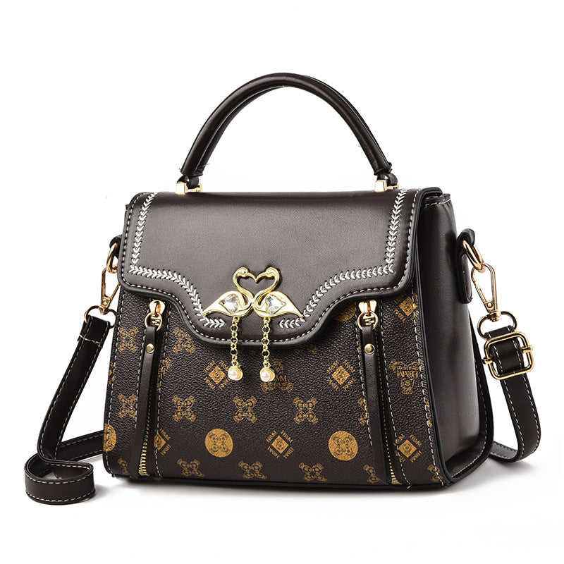 Kleine Crossbody Umhängetasche veganes Leder – Frontansicht