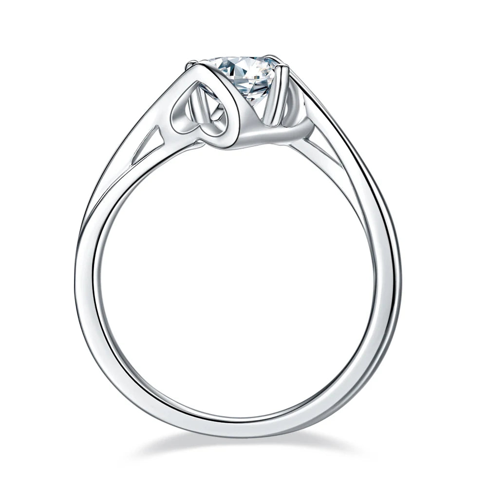 Twisted Ring 925 Silber vergoldet – am Finger getragen Größe 7